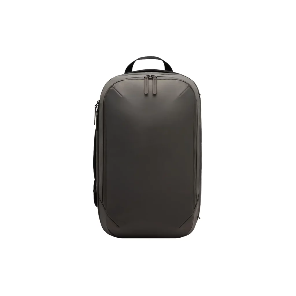 Oliver green travel backpack, on a white background (1)