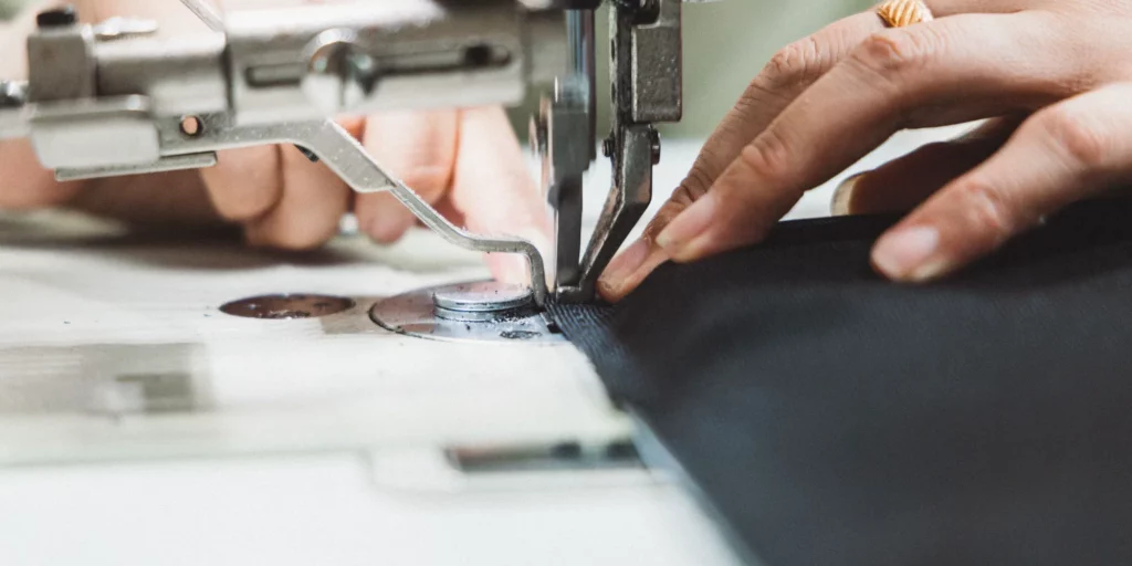 PU Leather vs. Genuine Leather for Custom Handbags: A Manufacturer's Guide
